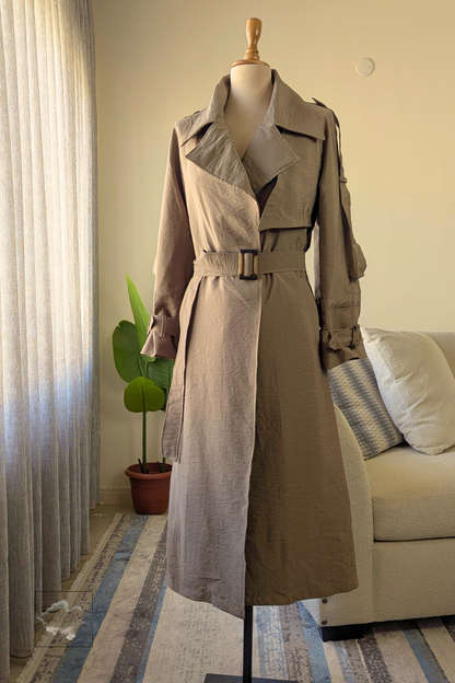 Stone trenchcoat with belt and pockets