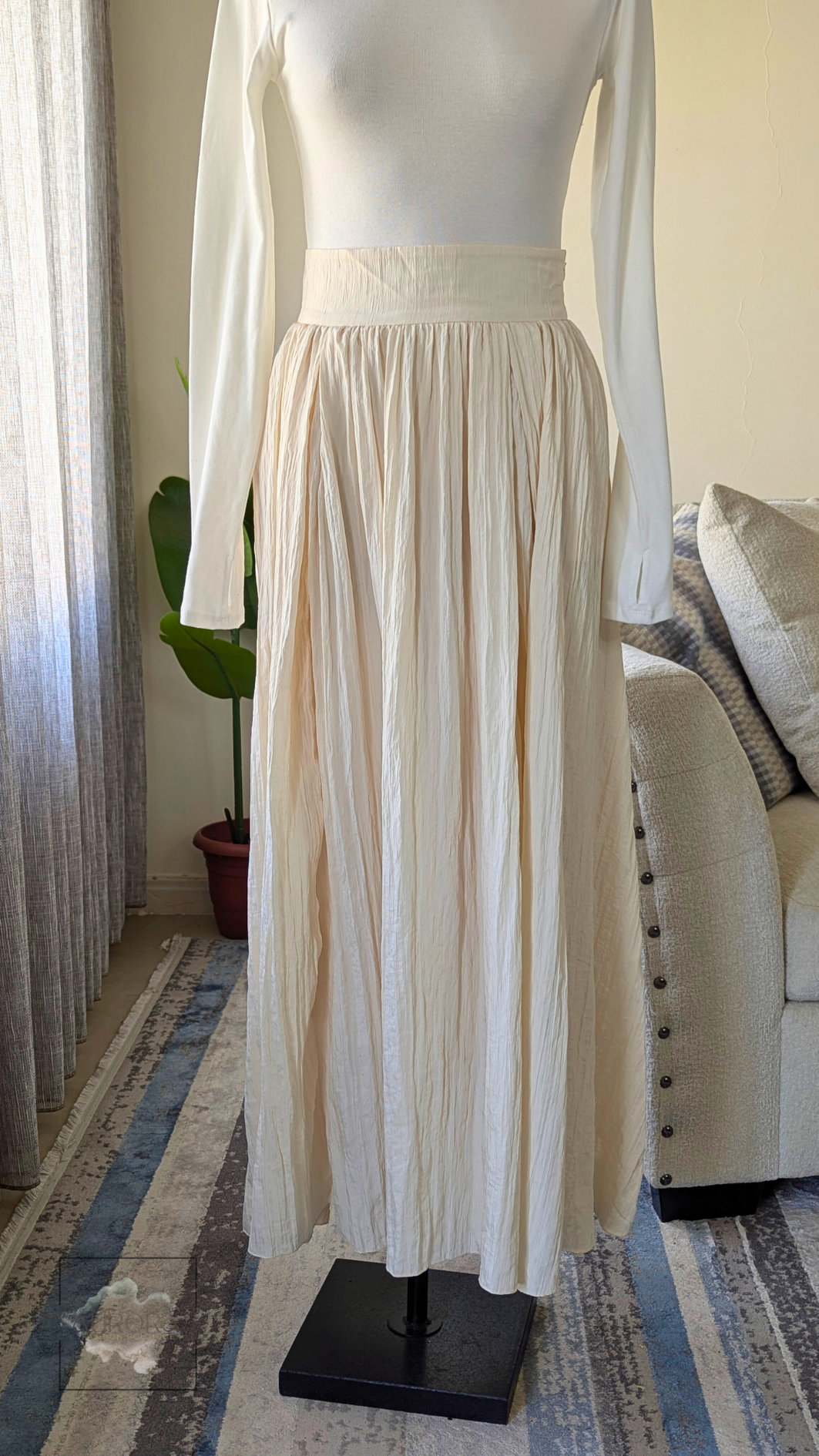 Textured Skirt with Side Zipper