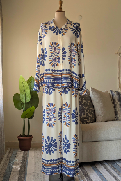 Flowy Viscose Suit with Flared Sleeves – Blue Patterned Design | Aurora Fashion Boutique