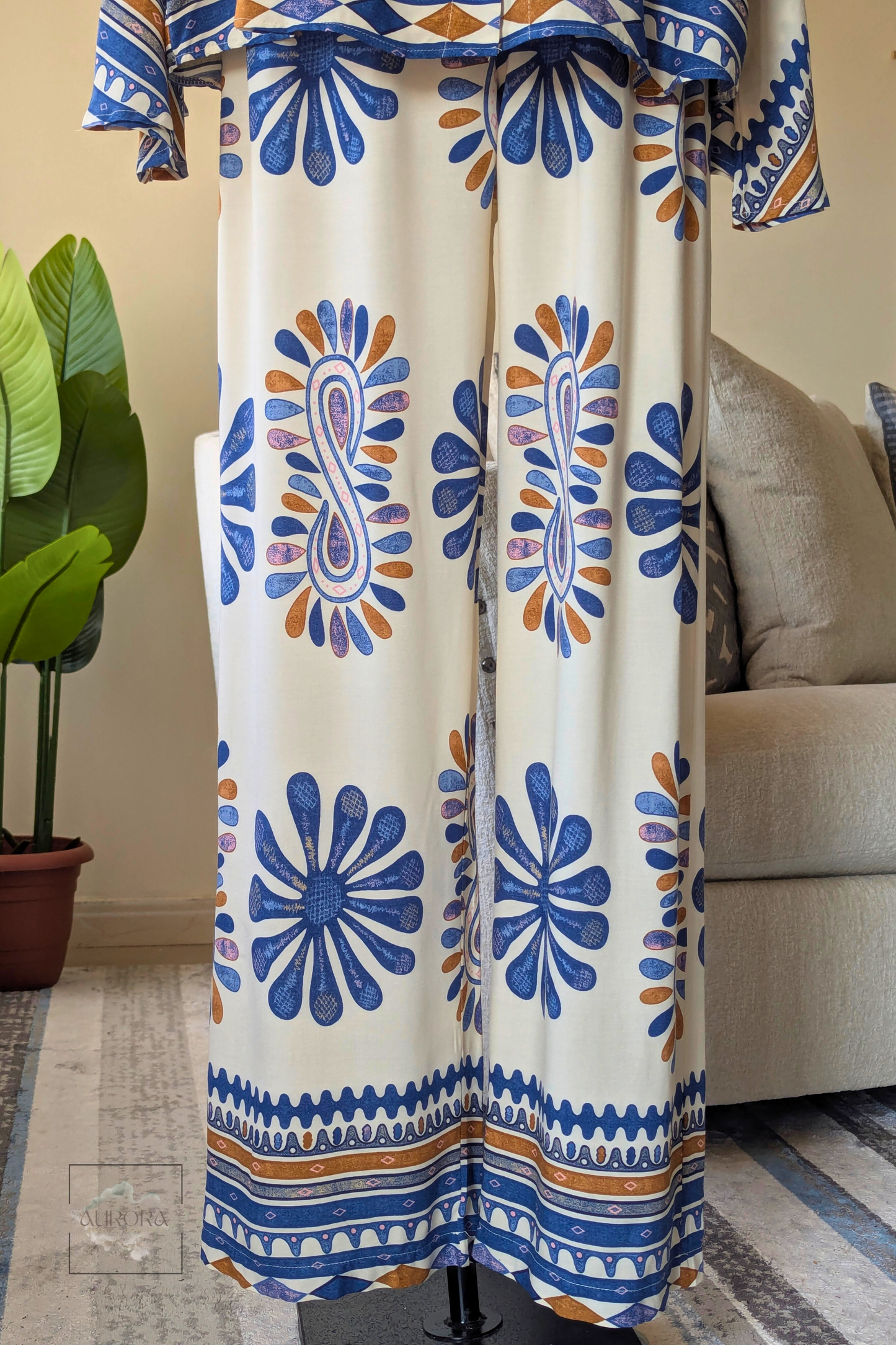 Flowy Viscose Suit with Flared Sleeves – Blue Patterned Design | Aurora Fashion Boutique
